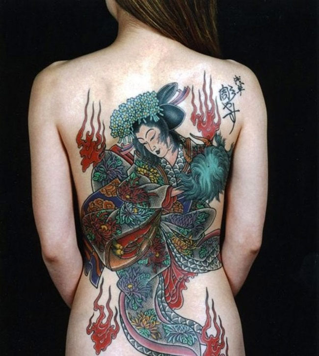 Hãy cùng giải mã những ý nghĩa của những hình xăm geisha ấn tượng này: