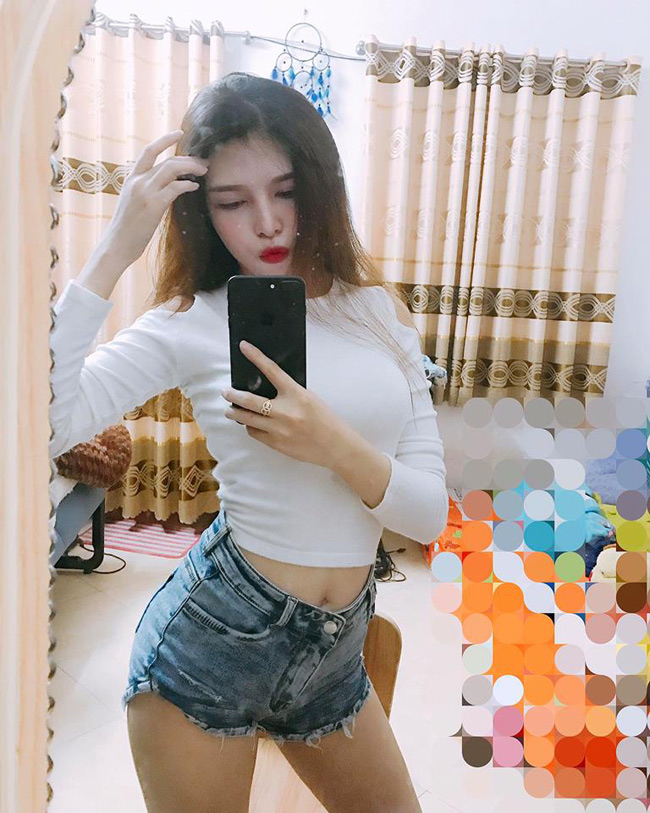 Không có chiều cao nổi trội như cô em út Ý Nhi nhưng Thanh Giang vẫn gợi cảm với ba vòng chuẩn.&nbsp;