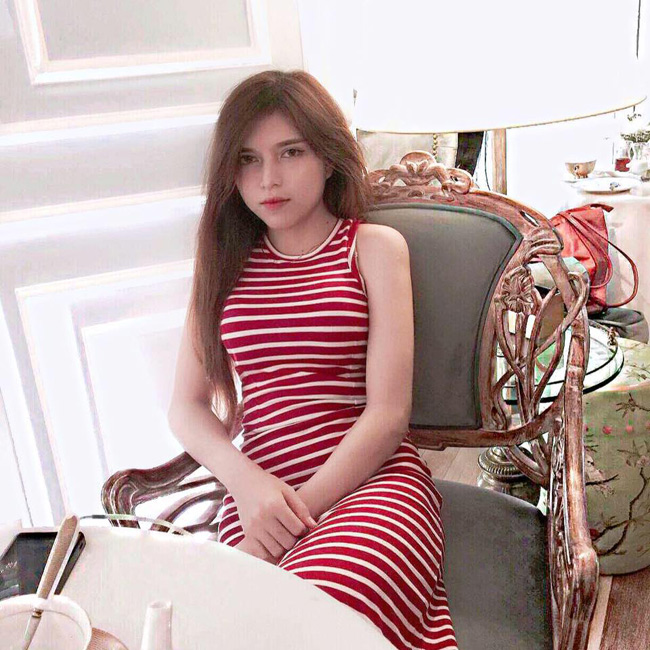 Cô nàng nhận được nhiều lời tán dương cả về nhan sắc lẫn độ chịu chơi.&nbsp;