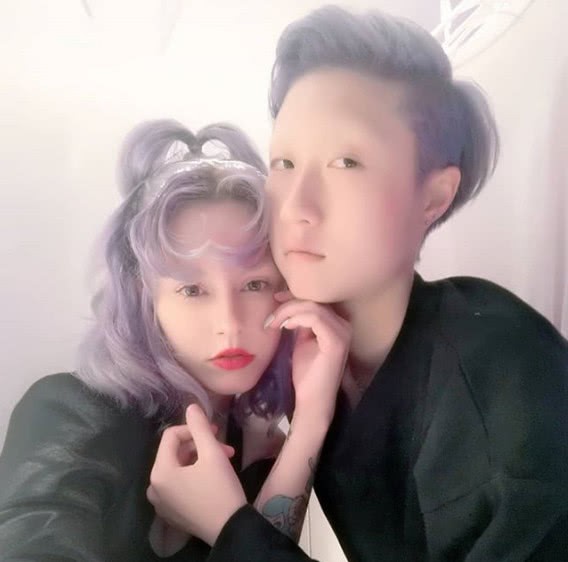 "Vợ hờ" Thành Long bất ngờ gợi cảm trở lại khi con gái bỏ nhà ra đi - 8