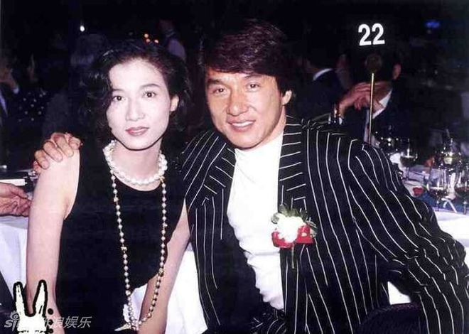 "Vợ hờ" Thành Long bất ngờ gợi cảm trở lại khi con gái bỏ nhà ra đi - 5