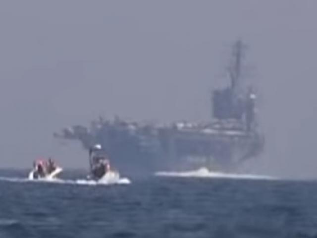 Thế giới - Iran khoe clip tàu tấn công cao tốc rượt đuổi tàu sân bay Mỹ