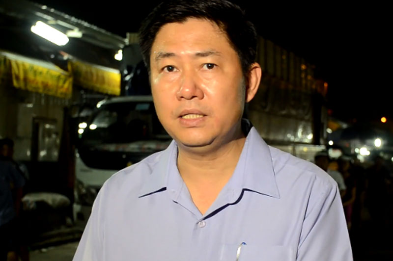 Nghi vấn “bảo kê” ở chợ Long Biên: Tạm đình chỉ “sếp” phụ trách đội bốc xếp - 1