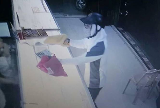Bà chủ tiệm vàng kể lại giây phút hãi hùng chống trả tên cướp ở Nam Định - 1