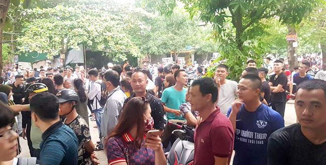 Gần 100 cảnh sát bao vây đối tượng mang hàng nóng tử thủ - 6