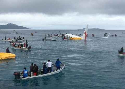 Tình hình 4 công dân Việt Nam trong vụ máy bay lao xuống biển ở Micronesia - 1