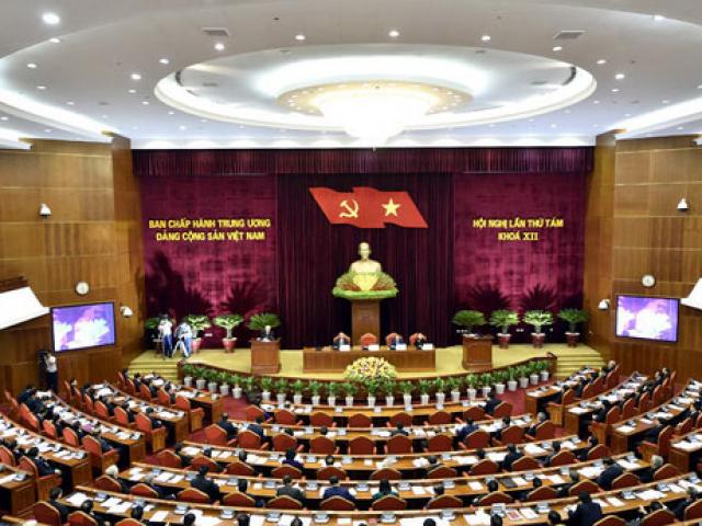 Chủ tịch QH Nguyễn Thị Kim Ngân điều hành ngày làm việc đầu tiên của Hội nghị Trung ương 8