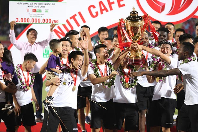 Bầu Hiển vui hết cỡ trong ngày Hà Nội mừng cúp V-League lần thứ 4 - 4