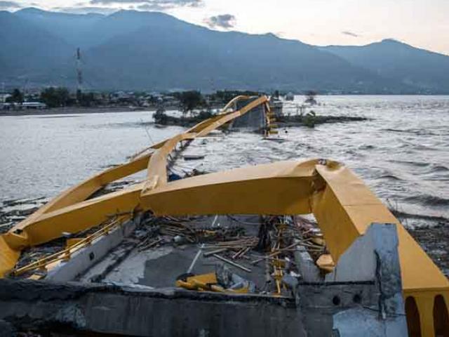 Thế giới - Những hình ảnh không thể tin nổi trước và sau thảm họa kép tại Indonesia