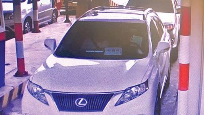 Đi Lexus, Cadilac nhưng trốn vài chục nghìn qua trạm BOT để… oai? - 1