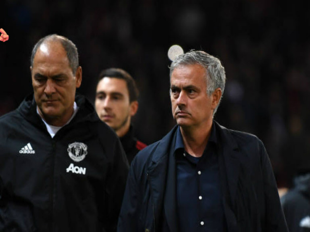 MU 4 trận không thắng: Mourinho trách hàng công, lờ tịt tương lai