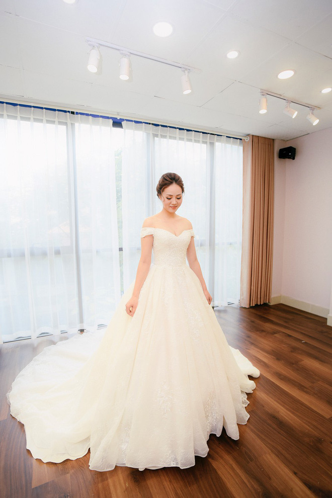 Bạn gái kém 15 tuổi đi thử váy cưới, Công Lý sắp báo tin vui lần 4? - 5