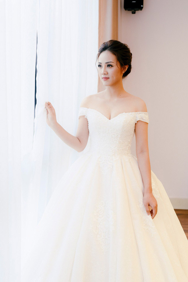 Bạn gái kém 15 tuổi đi thử váy cưới, Công Lý sắp báo tin vui lần 4? - 7