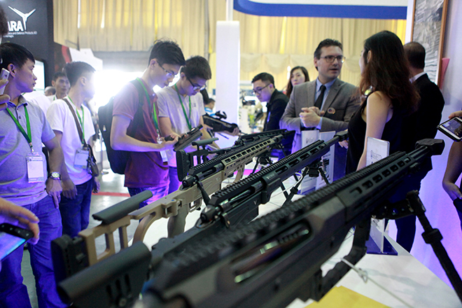 Hàng loạt vũ khí hiện đại được trưng bày tại triển lãm quốc tế về an ninh ở Hà Nội - 1