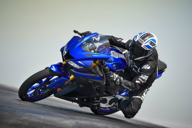 2019 Yamaha YZF-R125: Môtô nhỏ, giá mềm cực chất cho dân tập chơi - 1