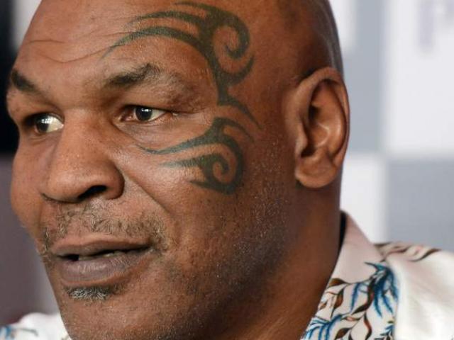 UFC loạn chưa từng có: Tyson cắn tai cũng ”hãi” McGregor - Khabib