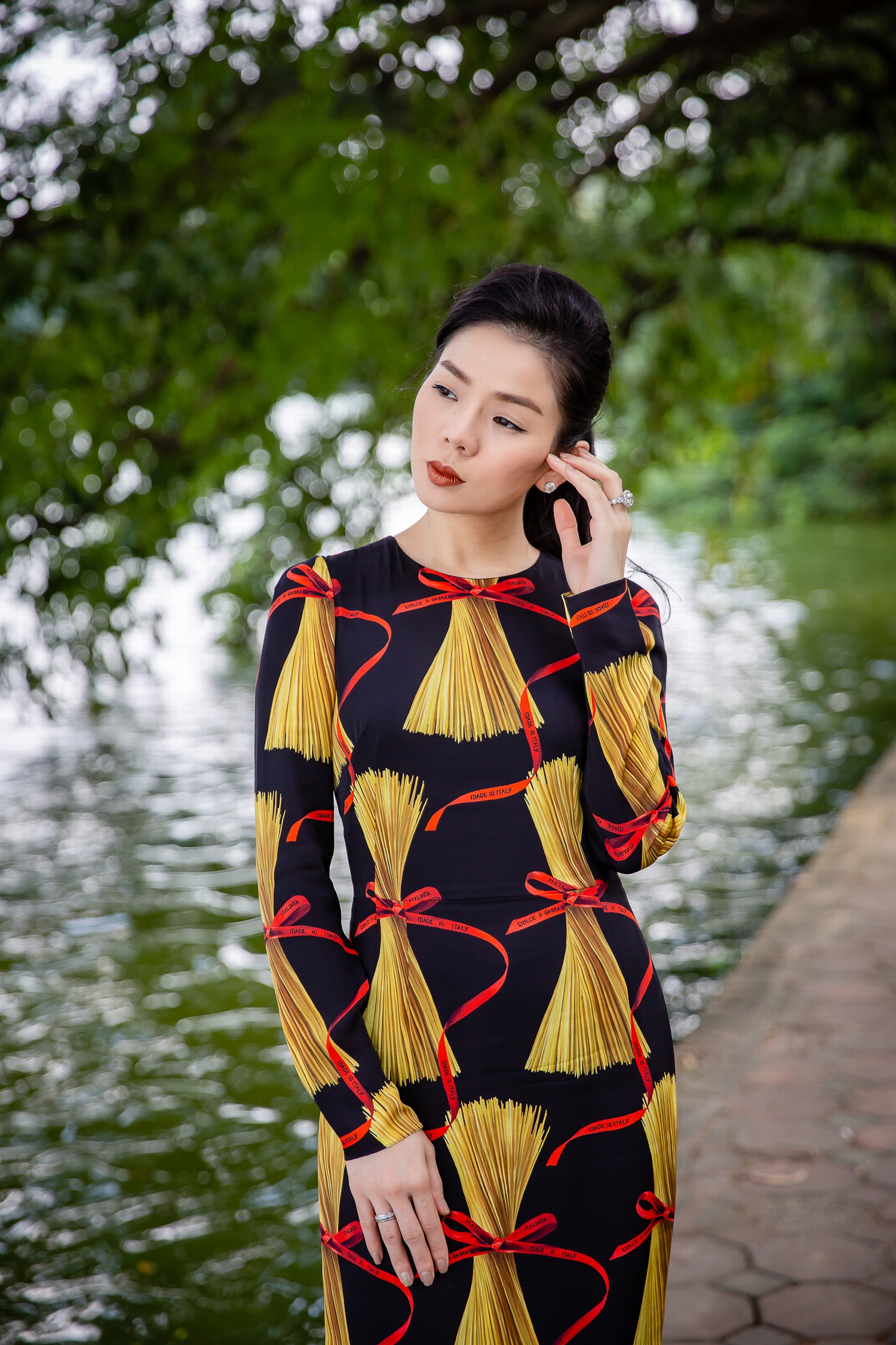 Bay show kiếm tiền tỷ, nhưng Lệ Quyên luôn làm điều này mỗi khi về Hà Nội - 2