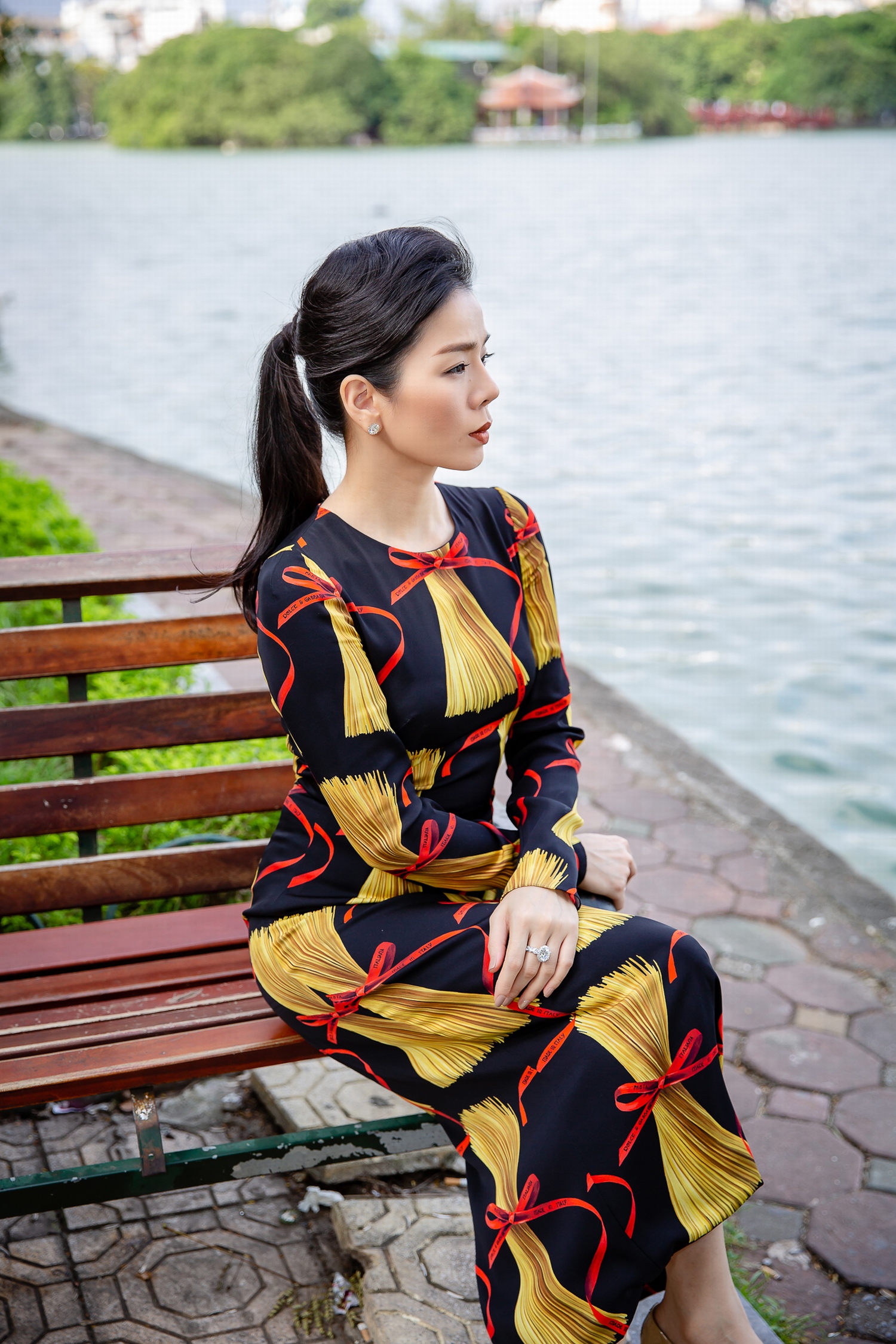 Bay show kiếm tiền tỷ, nhưng Lệ Quyên luôn làm điều này mỗi khi về Hà Nội - 4