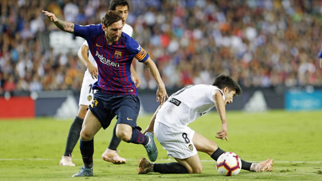 Siêu phẩm vòng 8 La Liga: Messi xỏ háng nã đạn thua tuyệt tác cầu vồng - 1