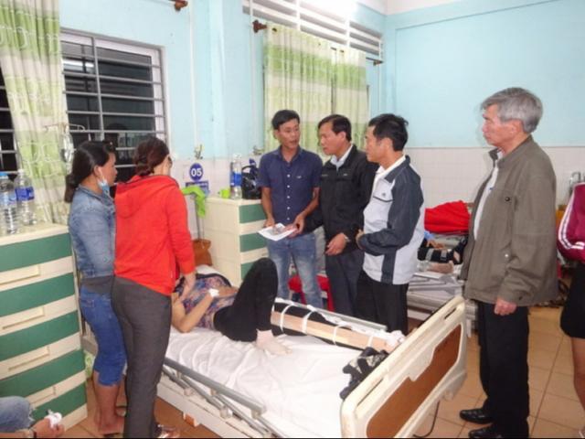 Tin tức trong ngày - Hai ô tô tông nhau khiến tài xế tử nạn, 6 người bị thương