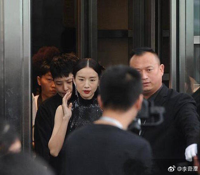 Ngỡ ngàng nhan sắc đời thật của hoàng hậu "hot" nhất màn ảnh - 6