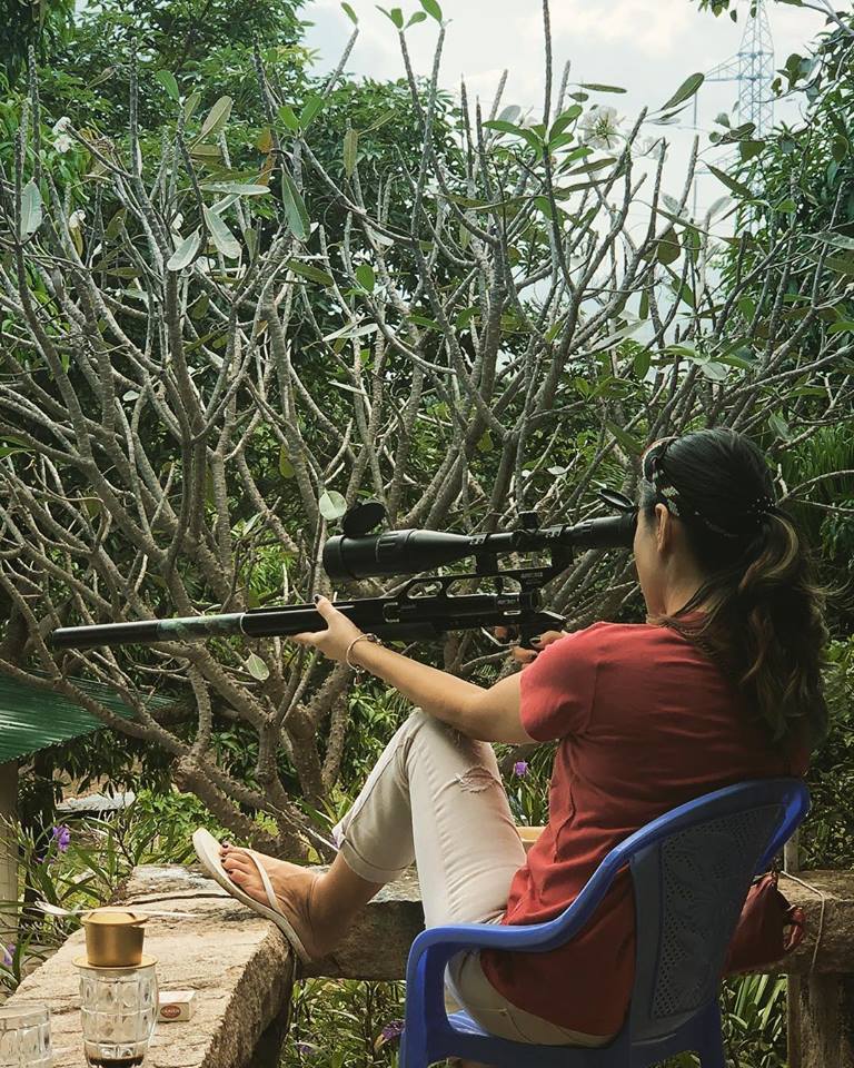 Vợ Phạm Anh Khoa thuở thanh xuân xinh đẹp không kém bạn thân Hà Tăng - 9