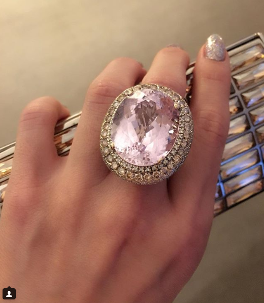 Hoa hậu Nhật Bản dạo phố đi bộ, phát hiện "đặc sản" này ở Sài Gòn - 8