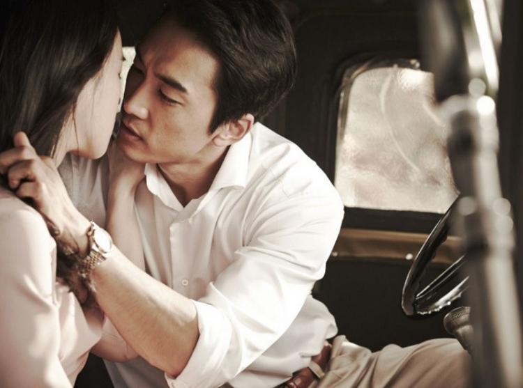 Phát hiện sự thật xót xa nhờ chiếc ô tô có biển tứ quý của chồng - 1