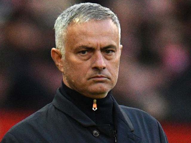 Mourinho gặp họa vì vạ miệng: MU dễ ”rắn không đầu” đấu Chelsea