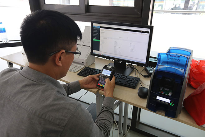 Xe buýt nhanh BRT chính thức sử dụng vé điện tử - 3