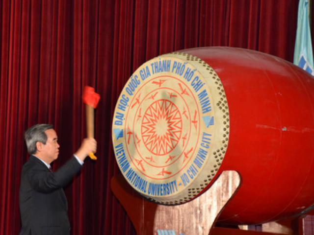 Giáo dục - du học - Trưởng ban Kinh tế Trung ương: "Sinh viên là những người giàu nhất"