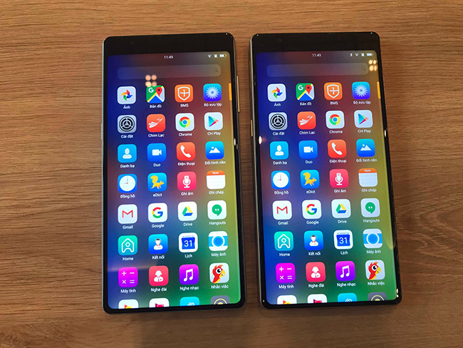 Bphone 3 sẽ có giá 6.99 triệu đồng và thuộc phân khúc tầm trung, còn Bphone 3 Pro là 9.99 triệu đồng và thuộc phân khúc cận cao cấp.&nbsp;