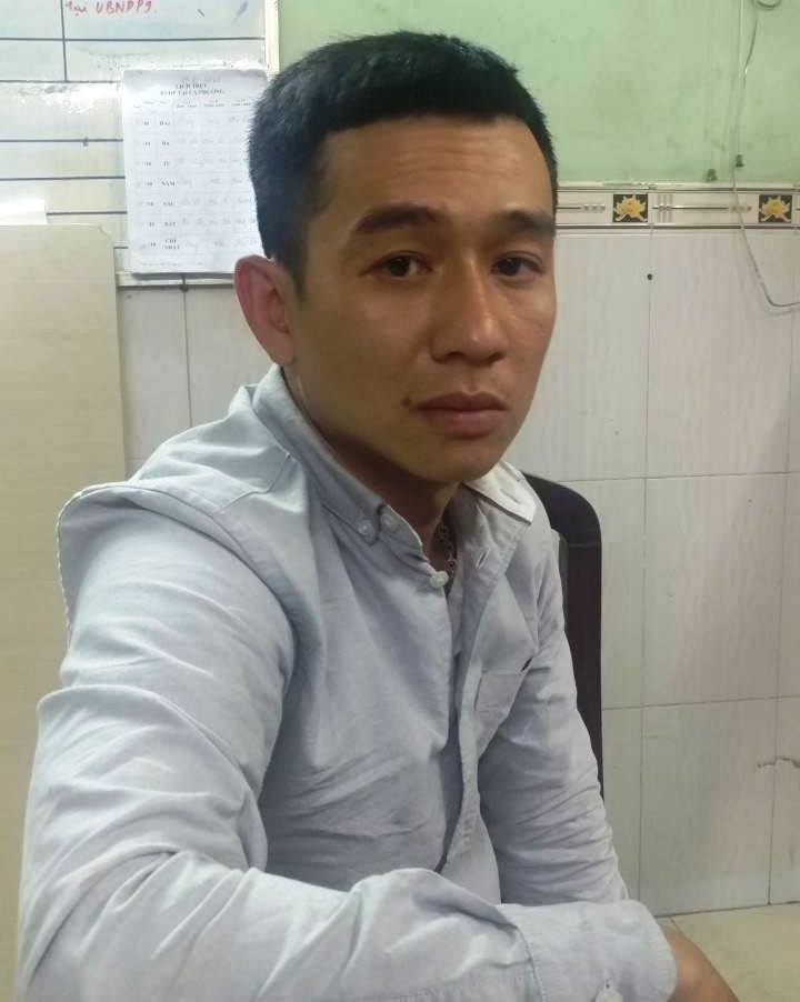 Nổ 5 phát súng truy bắt tên cướp, trinh sát 2 lần bị xịt hơi cay vào mắt - 2