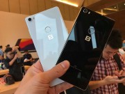 Thời trang Hi-tech - So kè Bphone 3 và Bphone 3 Pro qua bộ ảnh trên tay