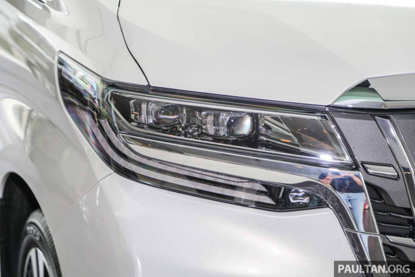 Toyota Việt Nam chính thức phân phối mẫu minivan Alphard 2018 với giá từ 4,038 tỷ đồng - 3