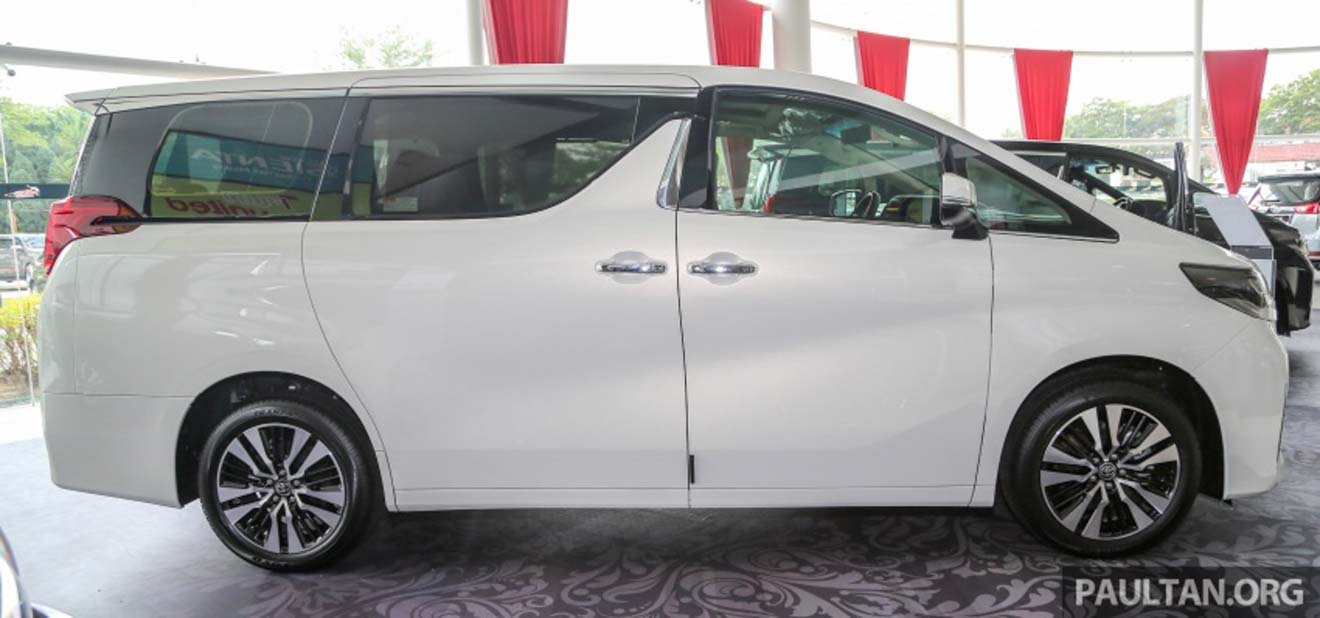 Toyota Việt Nam chính thức phân phối mẫu minivan Alphard 2018 với giá từ 4,038 tỷ đồng - 11