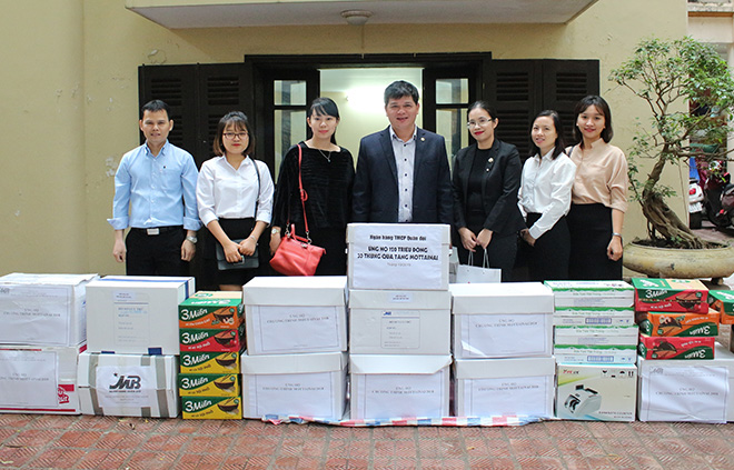 MB trao và tặng quà chương trình Mottainai 2018 - 1