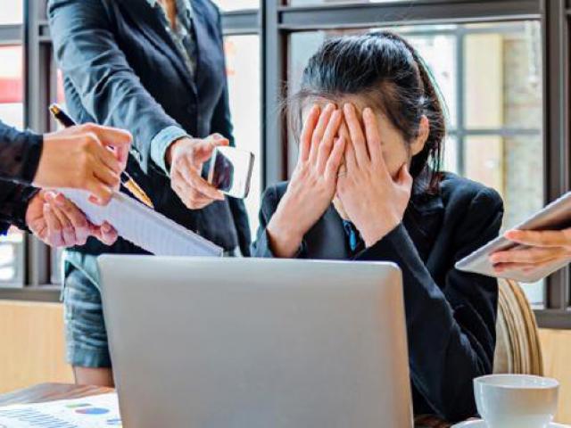 Bạn trẻ - Cuộc sống - Chỉ cách để người khác nghỉ việc, 2 chàng trai "hốt bạc" mỗi tháng