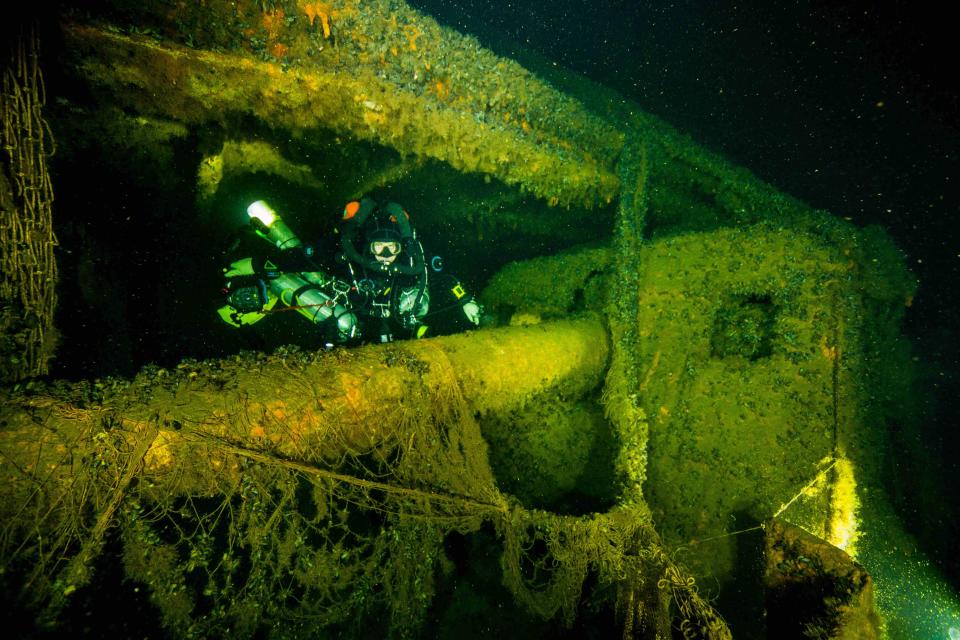 Tàu phát xít Đức chìm 70 năm vẫn có thể gây đại họa cho thế giới - 3