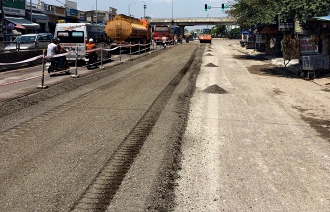 Những dự án giao thông ngàn tỷ mới làm đã hỏng - 2