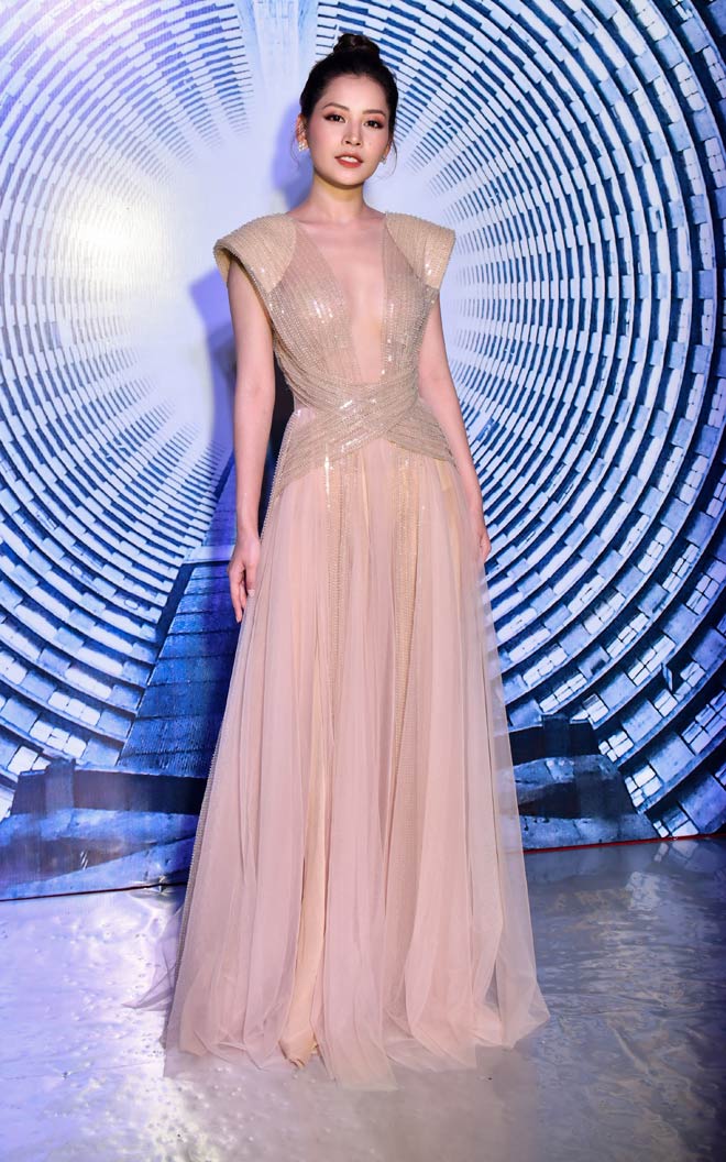 Bích Phương, Chi Pu, Diễm My mặc váy xẻ sâu - 5