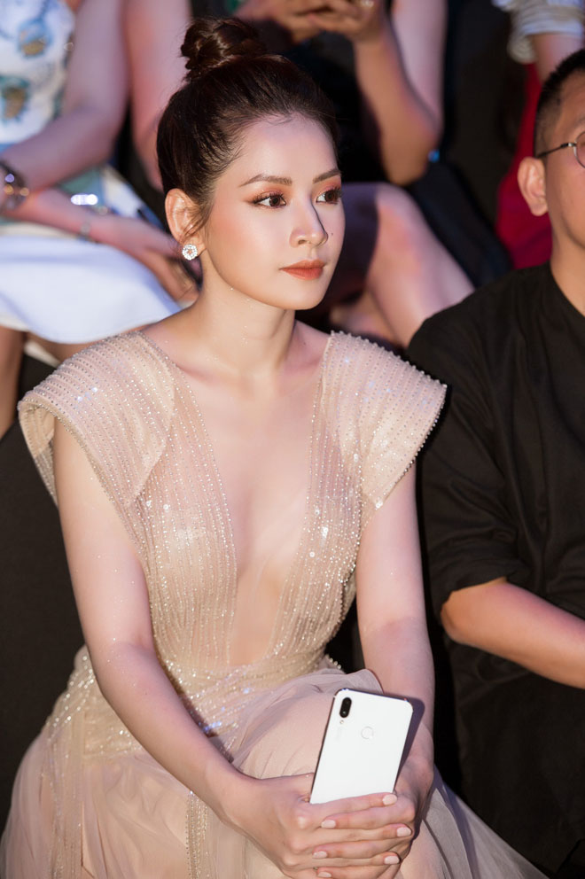 Bích Phương, Chi Pu, Diễm My mặc váy xẻ sâu - 7