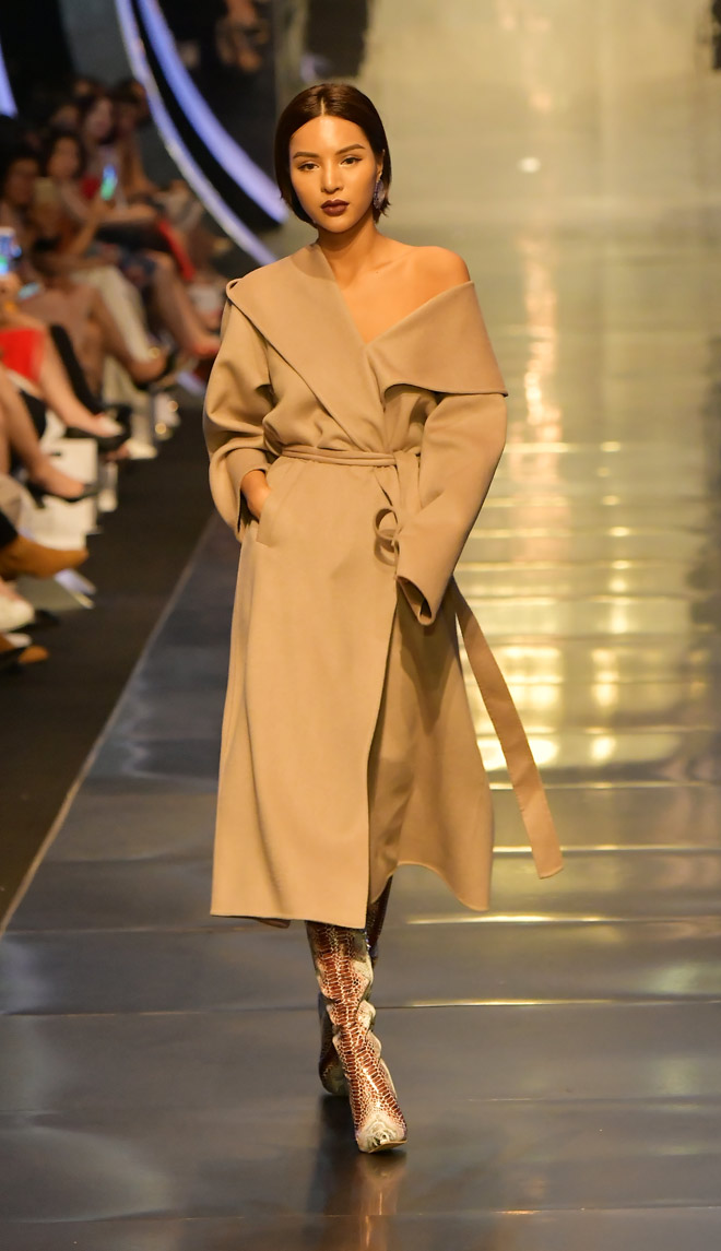 Bích Phương, Chi Pu, Diễm My mặc váy xẻ sâu - 2