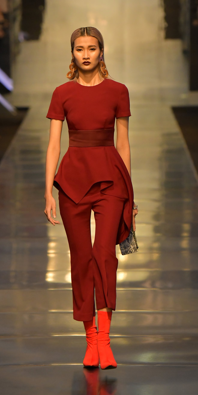 Bích Phương, Chi Pu, Diễm My mặc váy xẻ sâu - 4