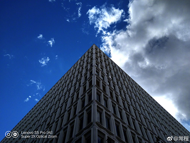 Lenovo khoe ảnh chất lừ tạo bởi smartphone với 4 camera phía sau - 1
