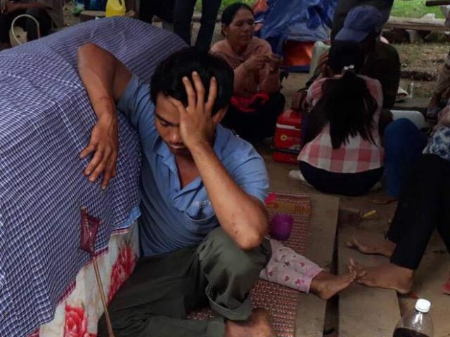 Pháp luật - Chồng "chết điếng" phát hiện vợ tử vong trong rừng, người có nhiều vết thương