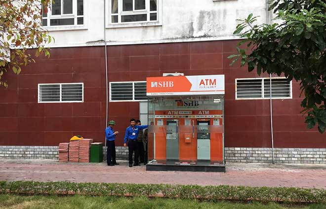Phó Giám đốc Công an Quảng Ninh thông tin vụ cài chất nổ ở 2 cây ATM - 1