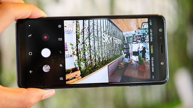 Galaxy A7 camera 3 ống kính chỉ với 7.690.000 đặt trước tại Thế Giới Di Động - 3