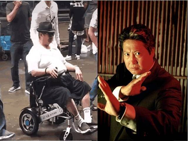 Phim - "Bố già" Hồng Kim Bảo phải ngồi xe lăn đi chợ ở tuổi U70