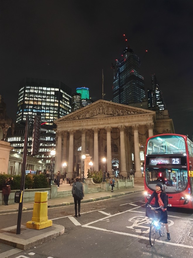 Mate 20 Pro so kè iPhone XS Max và Note 9 - Ai là ông hoàng chụp ảnh? - 4